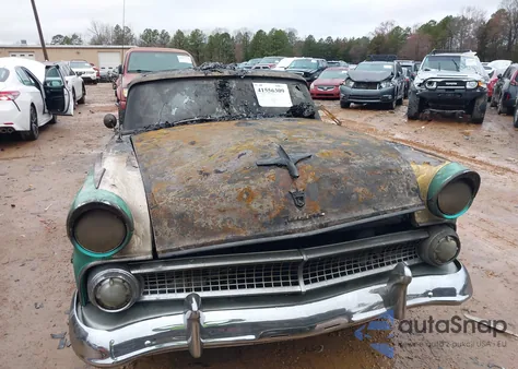 1955 Ford Crown Victoria z USA, uszkodzony, nr VIN 0000U5NW107146815